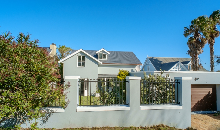 4 Bedroom Property for Sale in Brookwood Western Cape